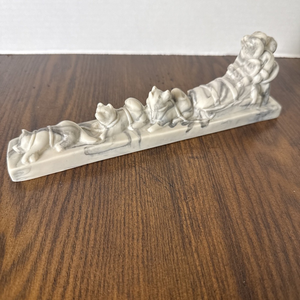 Pearlite Marblecraft Inuit Eskimo Carving With 3 Sled Dogs Figurine Statue